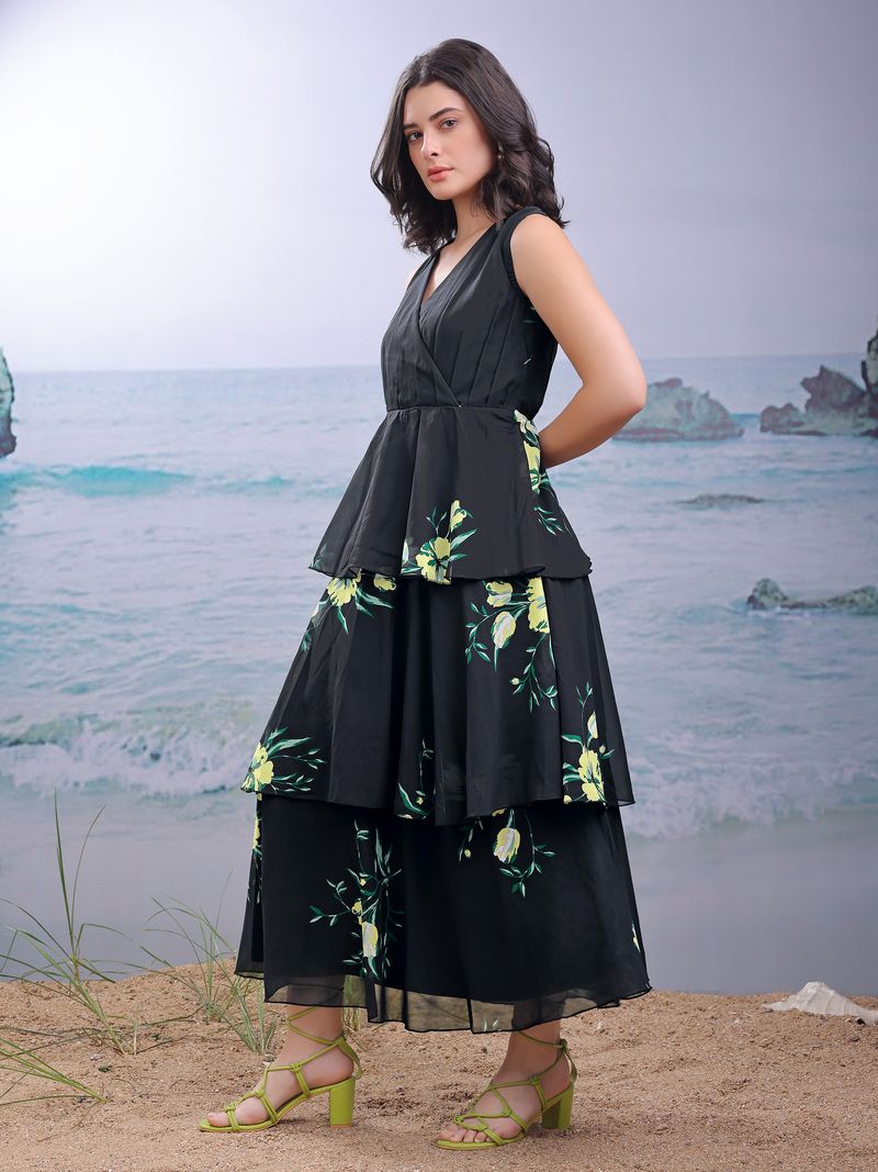 Women's Black Fit & Flared Maxi Sleeveless Dress