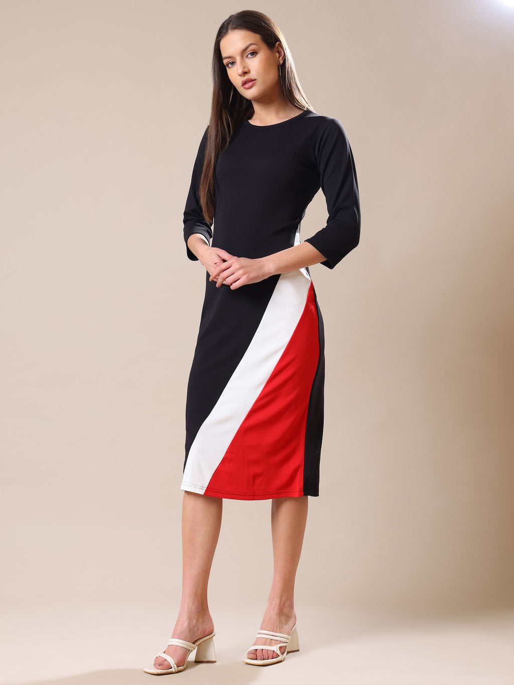 Women's Round Neck Bodycone Solid Print Red Dress