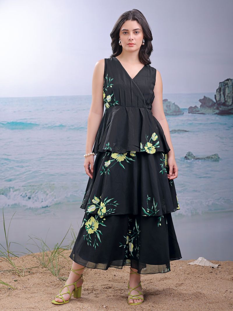 Women's Black Fit & Flared Maxi Sleeveless Dress