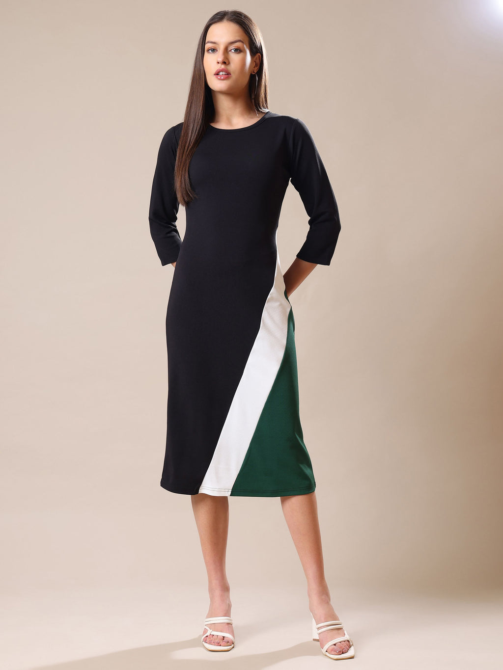 Women's Round Neck Bodycone Solid Print Green Dress